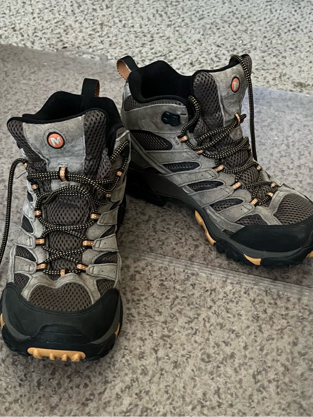 Men's Gray Athletic Hiking Shoes with Black and Tan Accents